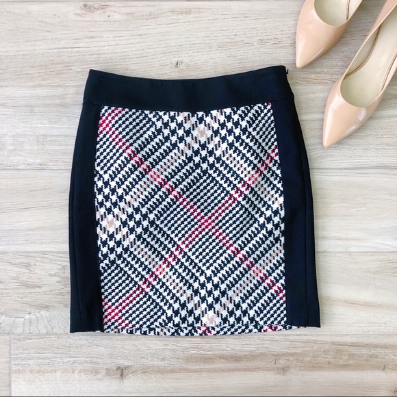 White House Black Market Dresses & Skirts - White House Black Market Houndstooth Fall Skirt